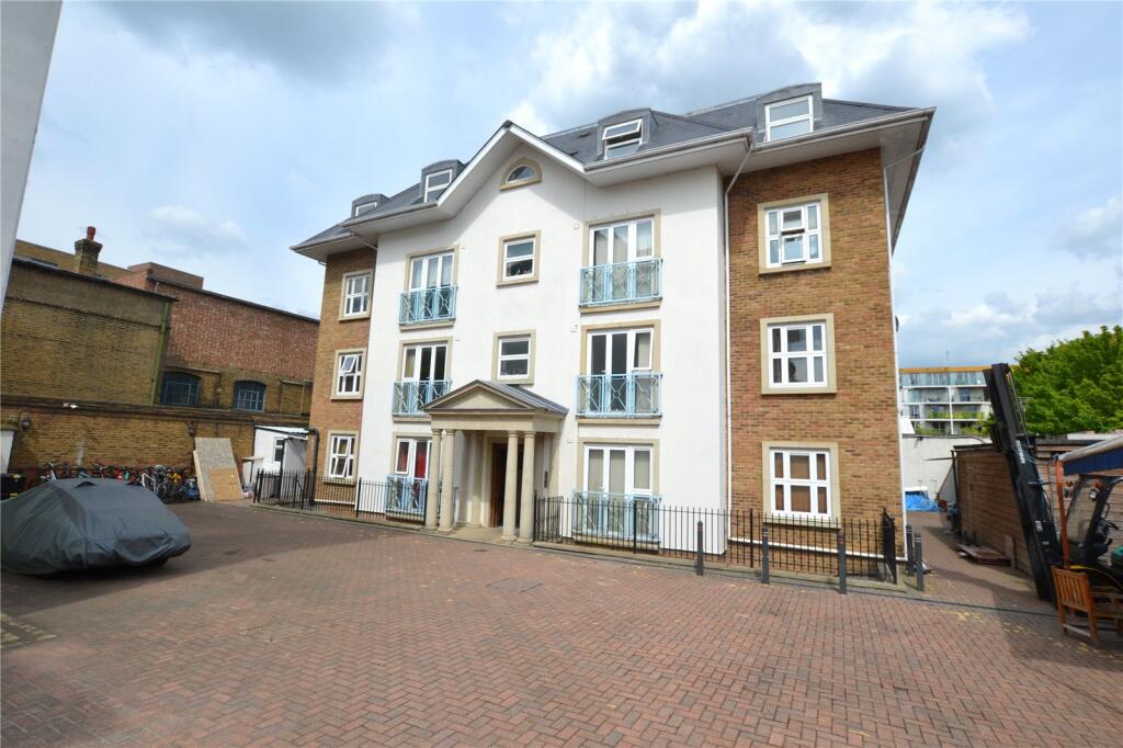 2 bed 1st Floor Flat for rent in London. From Anthony Pepe - Crouch End