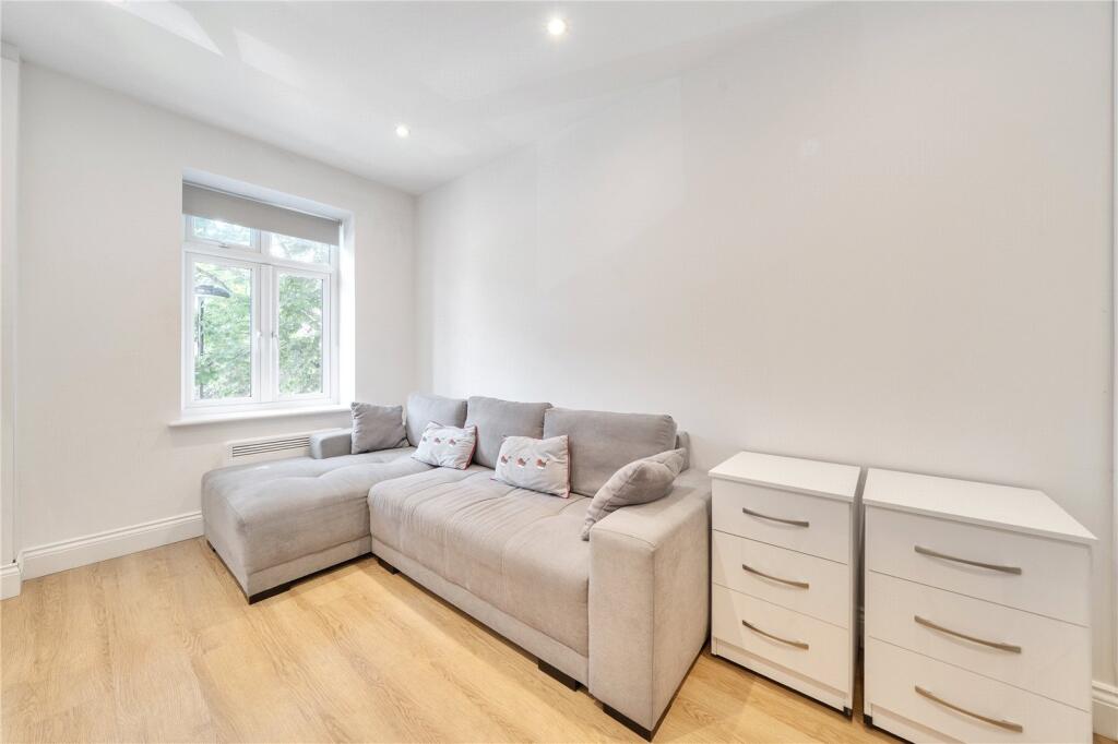 1 bed 1st Floor Flat for rent in Stoke Newington. From Anthony Pepe - Crouch End
