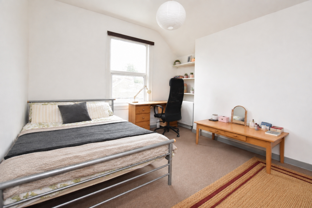 3 bed Mid Terraced House for rent in Bristol. From Anthony James - Cotham