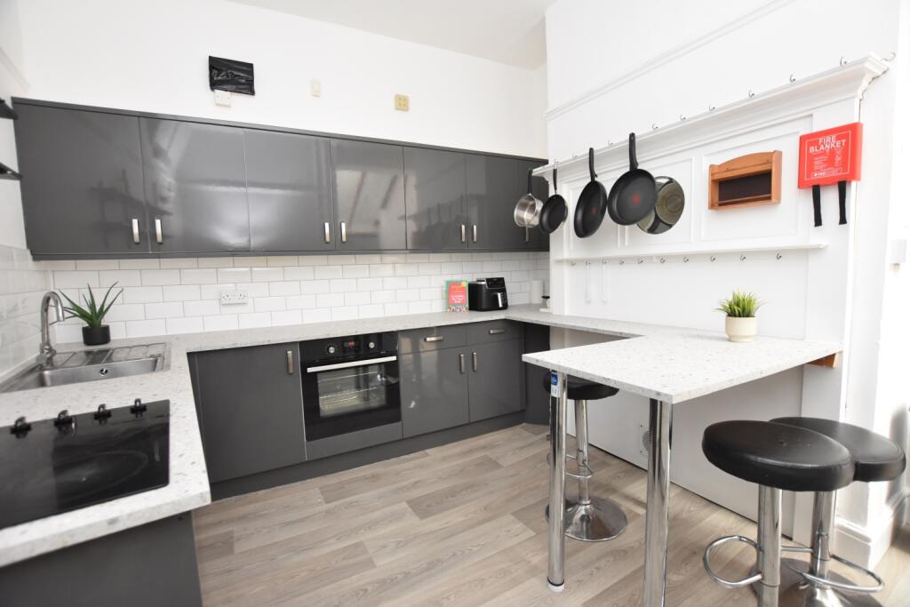 6 bed Mid Terraced House for rent in Leigh Woods. From Anthony James - Cotham