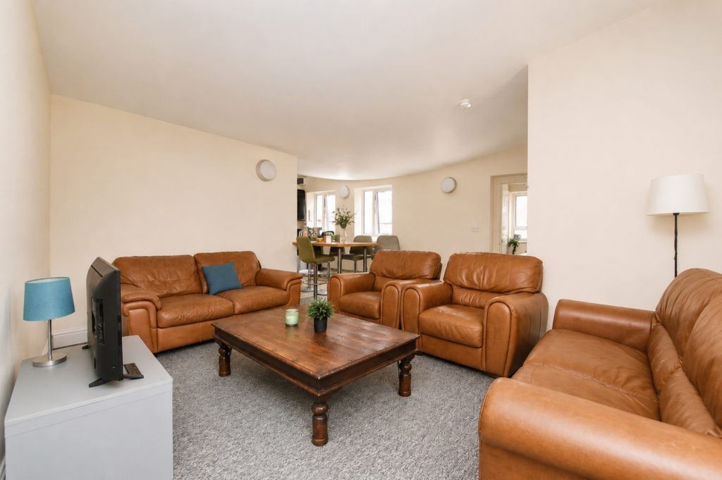 8 bed Mid Terraced House for rent in Leigh Woods. From Anthony James - Cotham