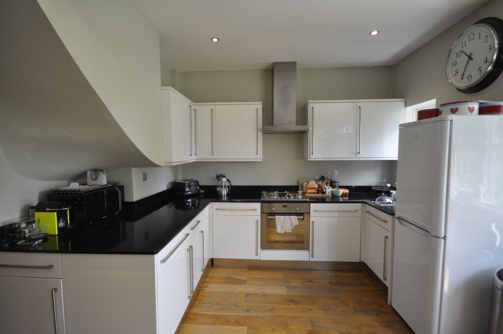 3 bed Annexe for rent in Putney. From Apparent Properties - Barnes 3 bed Annexe for rent in Putney. From Apparent Properties - Barnes
