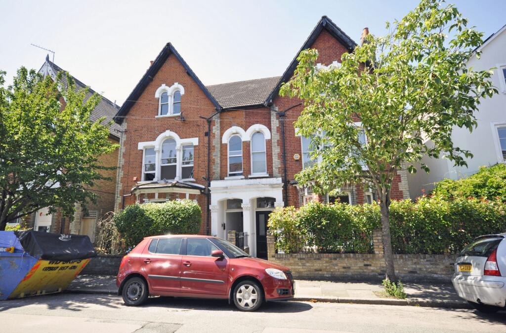 1 bed 1st Floor Flat for rent in Barnes. From Apparent Properties - Barnes