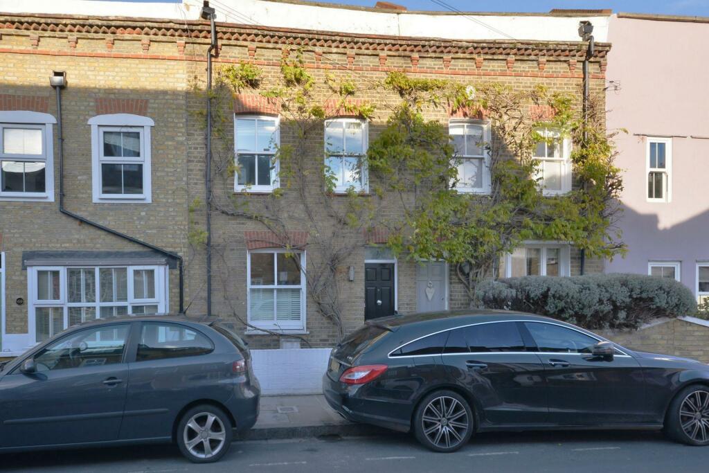 3 bed Detached for rent in Barnes. From Apparent Properties - Barnes