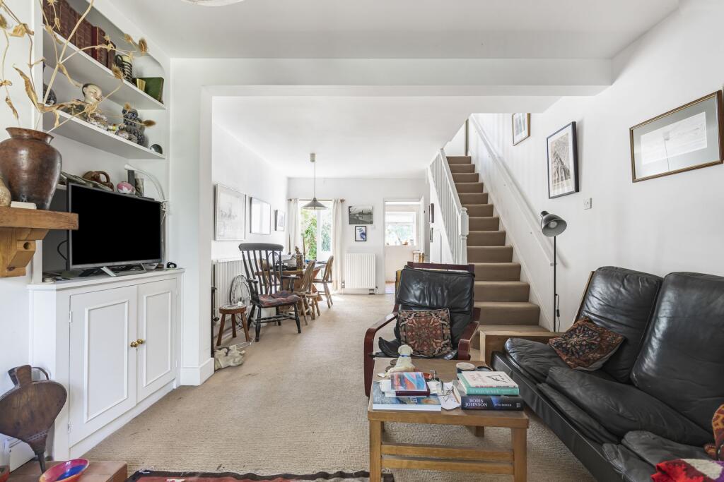 2 bed Cottage for rent in Barnes. From Apparent Properties - Barnes