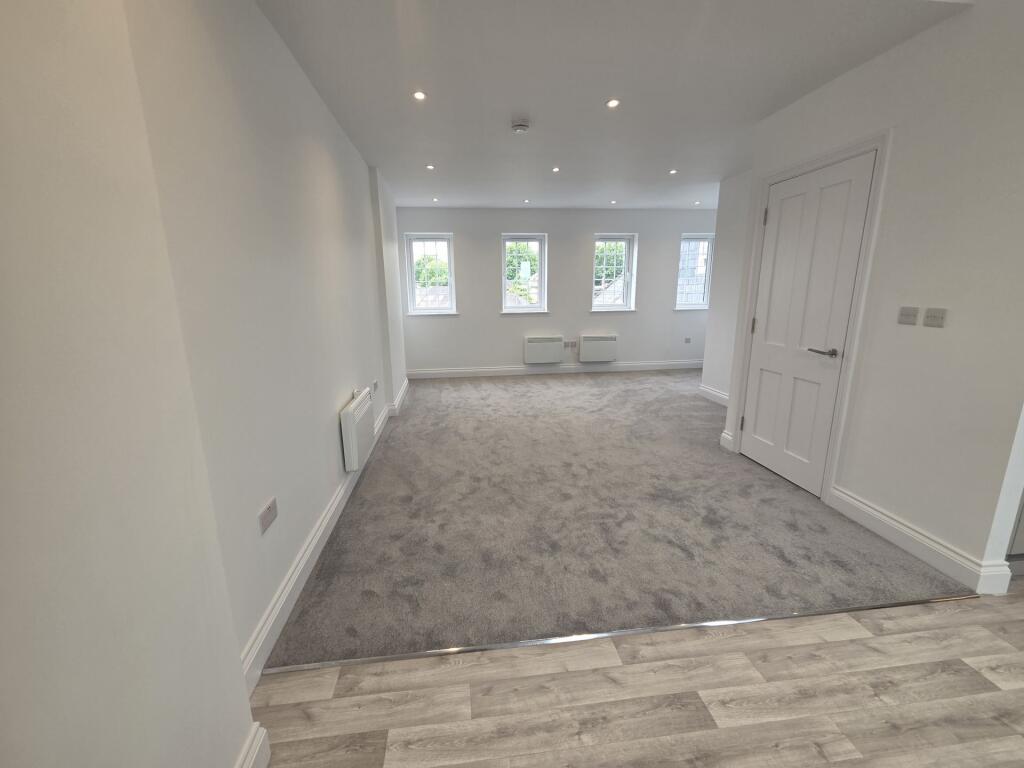2 bed 1st Floor Flat for rent in Barnes. From Apparent Properties - Barnes