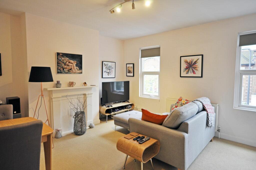 1 bed Apartment for rent in Barnes. From Apparent Properties - Barnes
