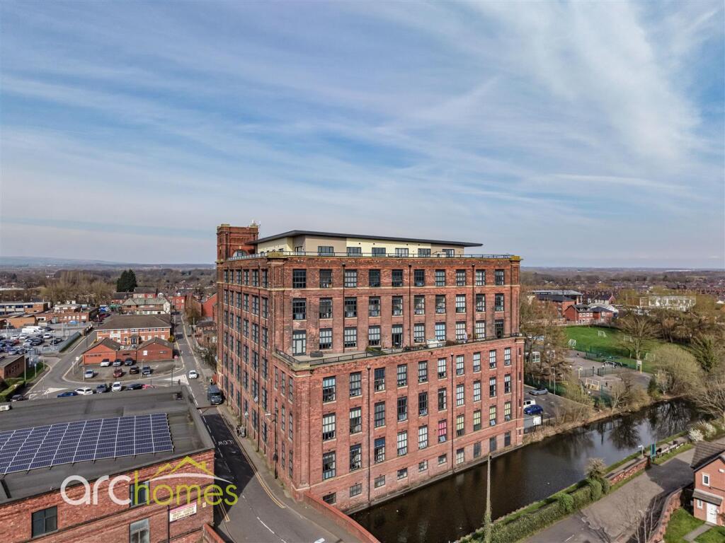 2 bed 1st Floor Flat for rent in Higher Folds. From Arc Homes - Atherton