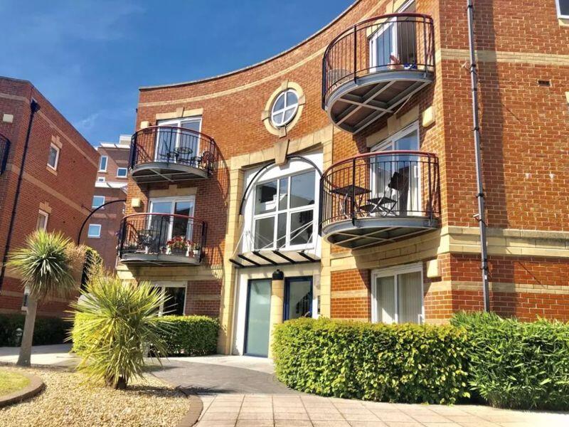 2 bed 1st Floor Flat for rent in Portsmouth. From Archbold & Edwards - Waterlooville