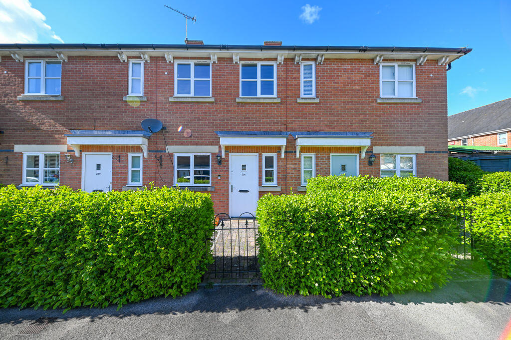 2 bed Mid Terraced House for rent in Knowle. From Archbold & Edwards - Waterlooville 2 bed Mid Terraced House for rent in Knowle. From Archbold & Edwards - Waterlooville