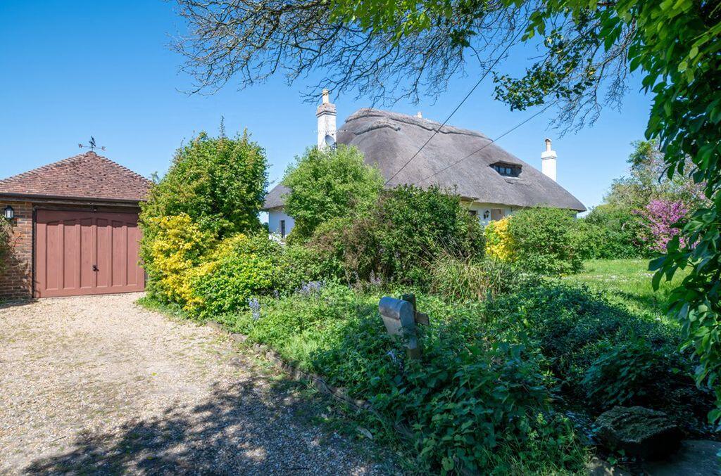 4 bed Detached for rent in Horndean. From Archbold & Edwards - Waterlooville 4 bed Detached for rent in Horndean. From Archbold & Edwards - Waterlooville