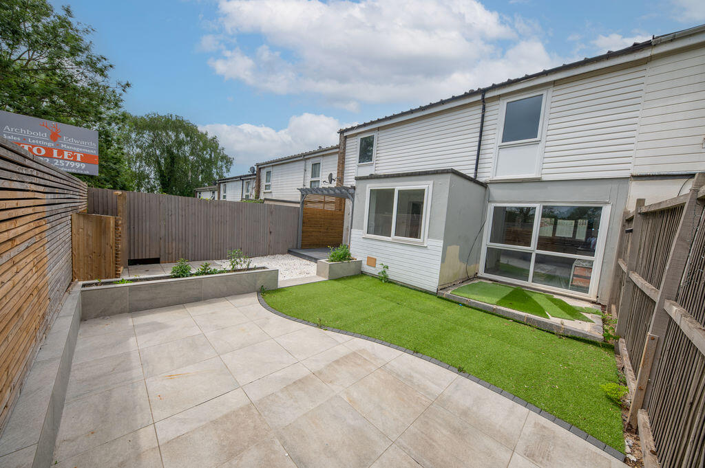 4 bed Mid Terraced House for rent in Horndean. From Archbold & Edwards - Waterlooville