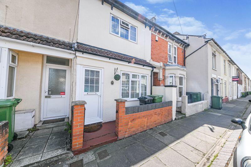 3 bed Mid Terraced House for rent in Portsmouth. From Archbold & Edwards - Waterlooville