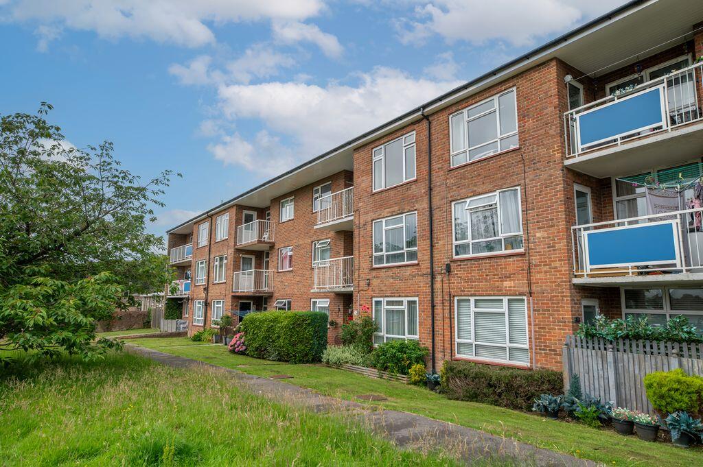 2 bed 1st Floor Flat for rent in Horndean. From Archbold & Edwards - Waterlooville 2 bed 1st Floor Flat for rent in Horndean. From Archbold & Edwards - Waterlooville