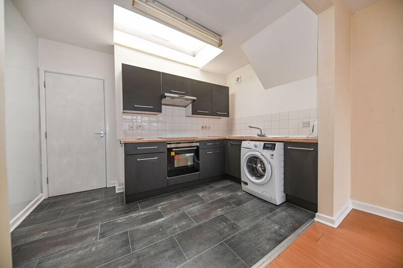 2 bed 1st Floor Flat for rent in Horndean. From Archbold & Edwards - Waterlooville