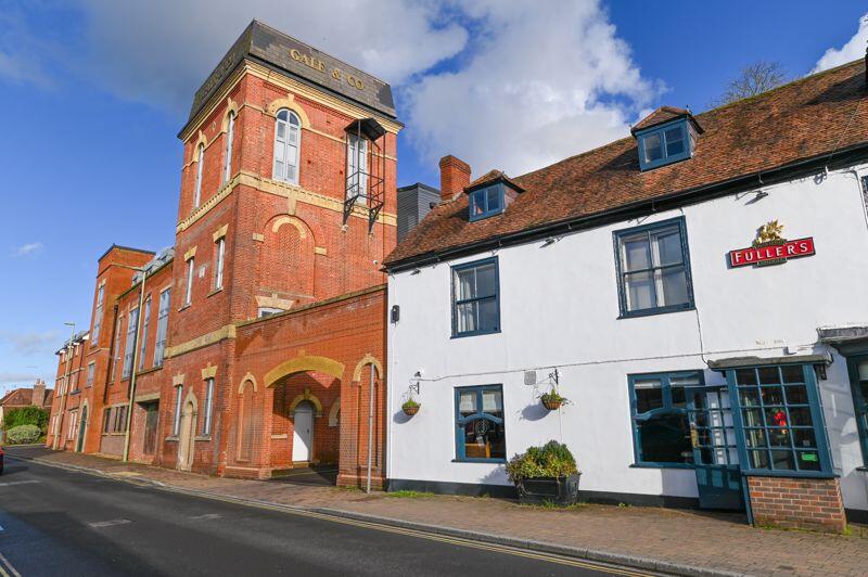 1 bed 1st Floor Flat for rent in Catherington. From Archbold & Edwards - Waterlooville 1 bed 1st Floor Flat for rent in Catherington. From Archbold & Edwards - Waterlooville