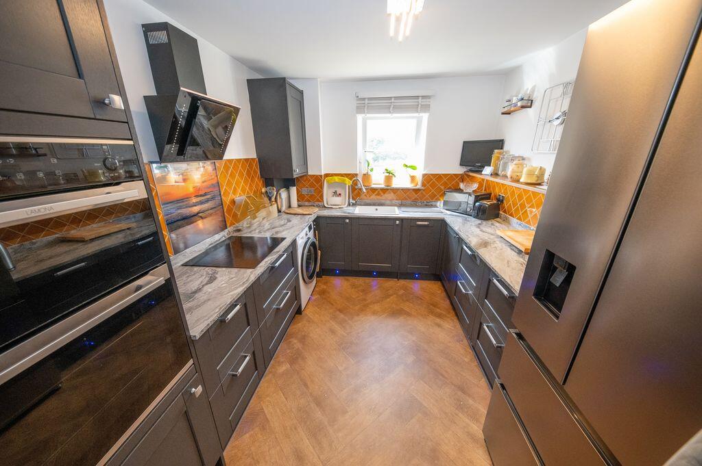 2 bed 1st Floor Flat for rent in Southwick. From Archbold & Edwards - Waterlooville