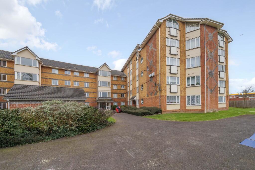 2 bed 1st Floor Flat for rent in Burghfield. From Arins - Tilehurst