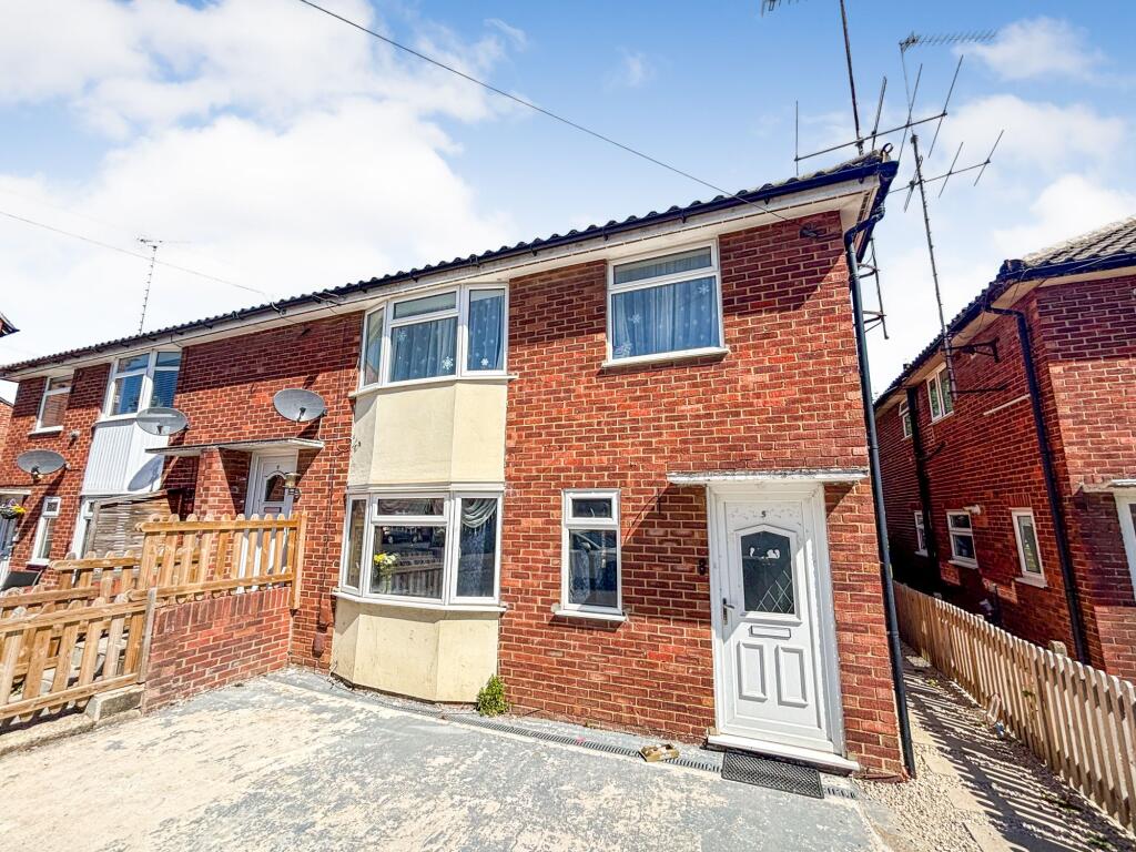 2 bed 1st Floor Flat for rent in Reading. From Arins - Tilehurst