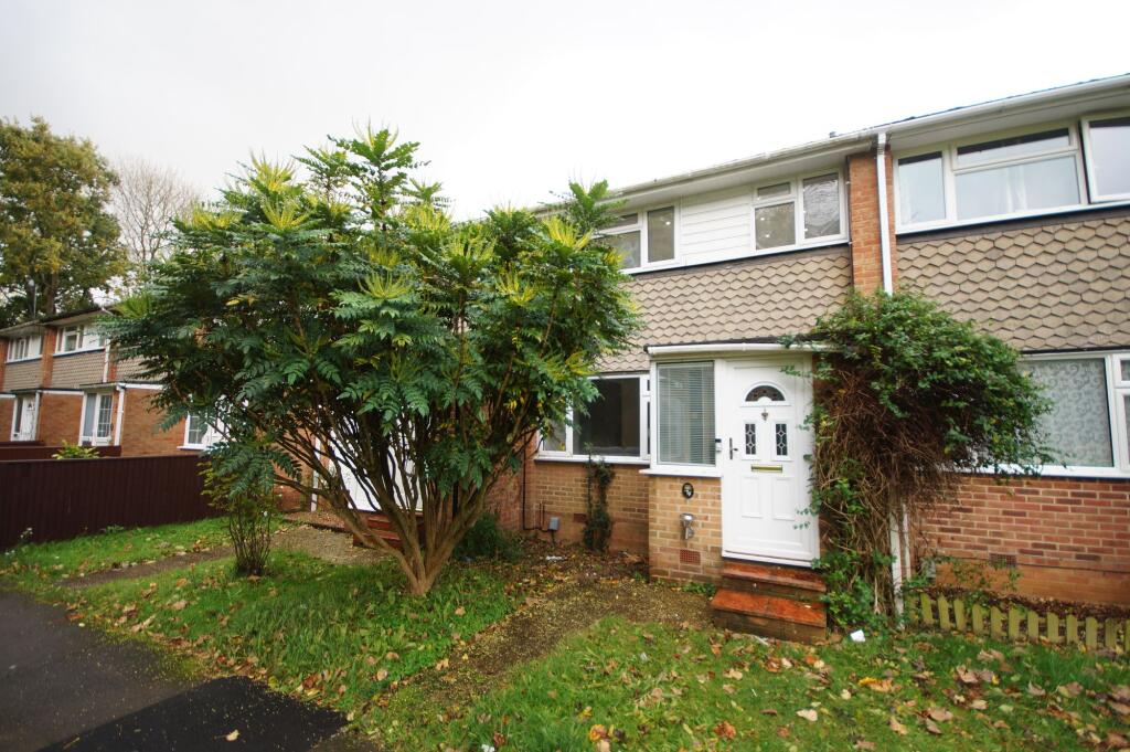 3 bed Mid Terraced House for rent in Burghfield. From Arins - Tilehurst 3 bed Mid Terraced House for rent in Burghfield. From Arins - Tilehurst