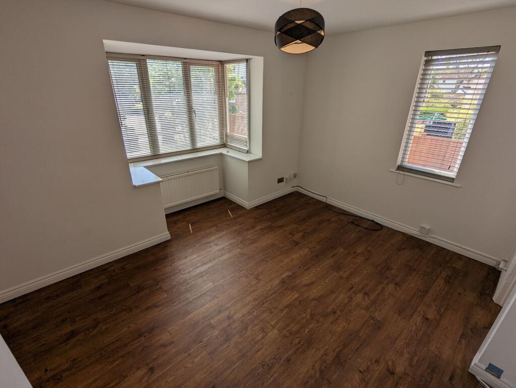 1 bed Mid Terraced House for rent in Theale. From Arins - Tilehurst