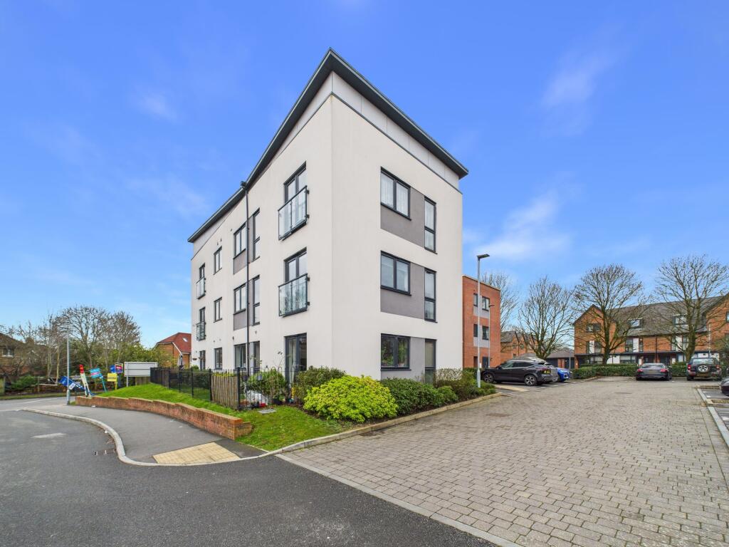 2 bed 1st Floor Flat for rent in Burghfield. From Arins - Tilehurst
