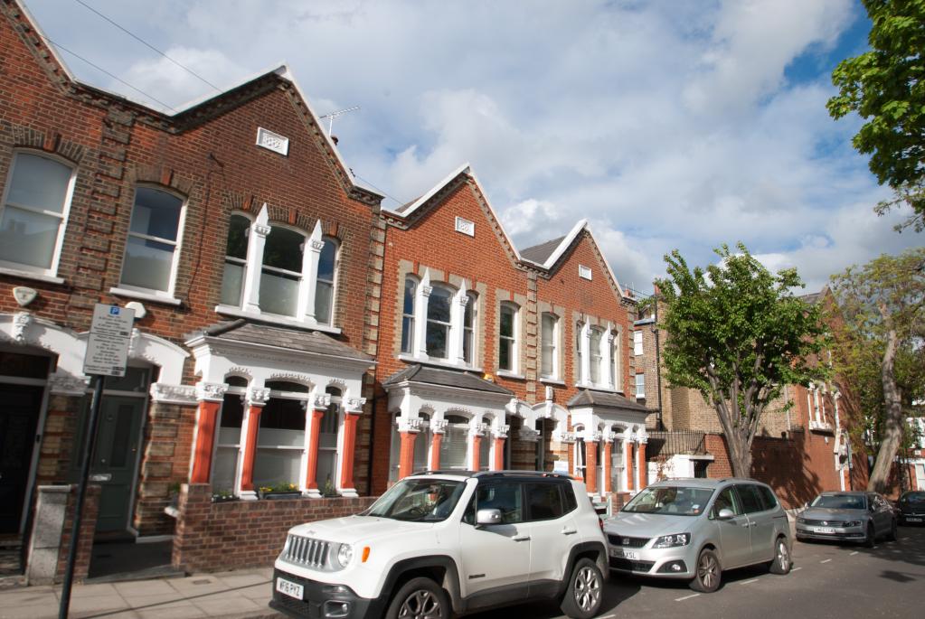 2 bed House for rent in London. From Arlington Rouse Ltd - London
