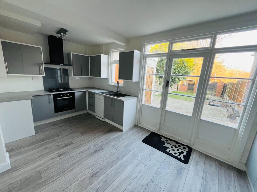 3 bed Mid Terraced House for rent in Coventry. From Arrow Estate Agents - Coventry
