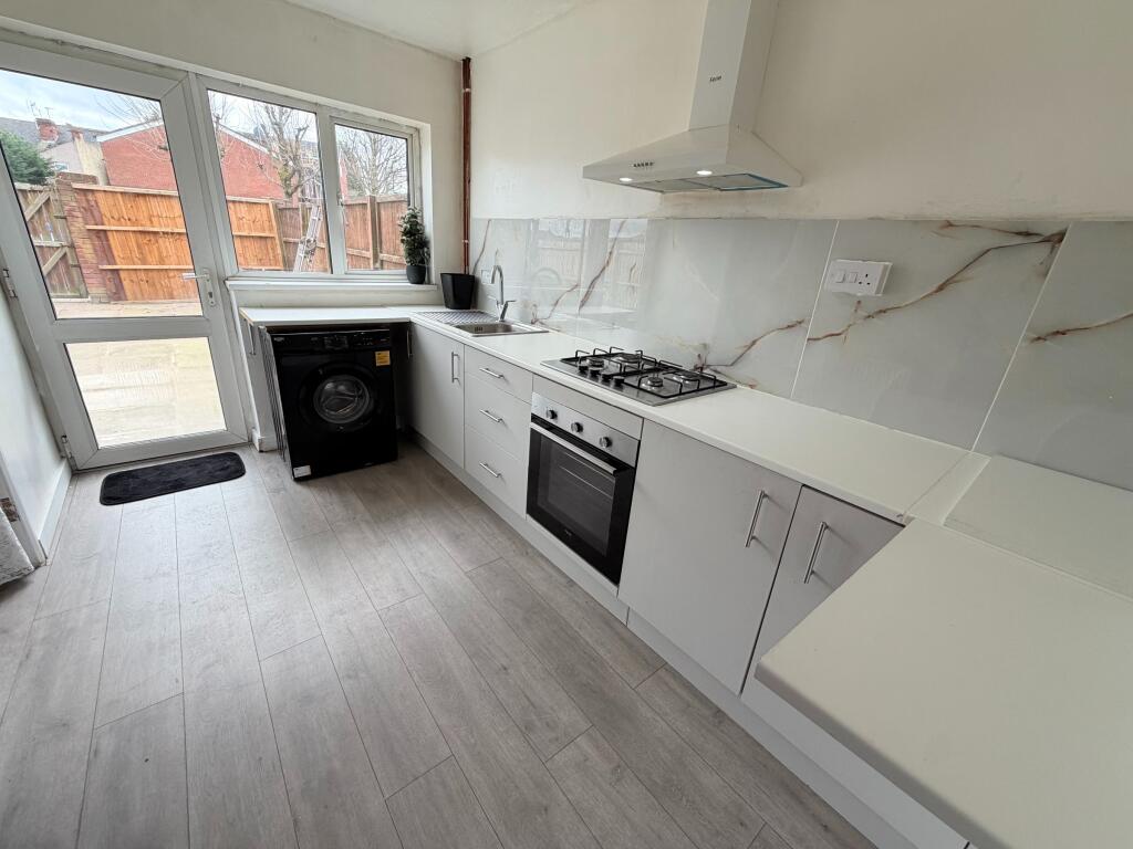 3 bed Mid Terraced House for rent in Hawkesbury. From Arrow Estate Agents - Coventry
