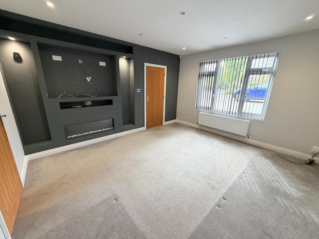3 bed Mid Terraced House for rent in Hawkesbury. From Arrow Estate Agents - Coventry