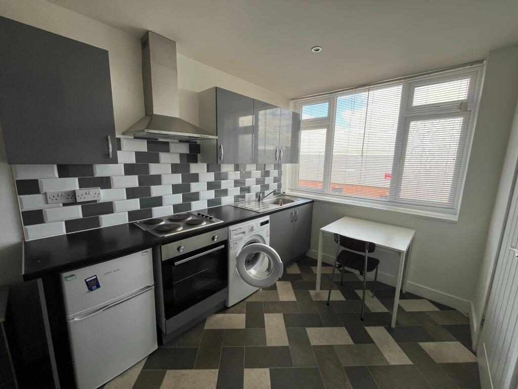 1 bed 1st Floor Flat for rent in Coventry. From Arrow Estate Agents - Coventry