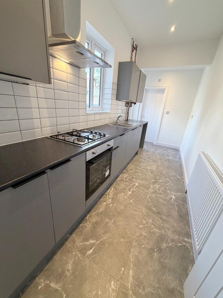 3 bed Mid Terraced House for rent in Coventry. From Arrow Estate Agents - Coventry
