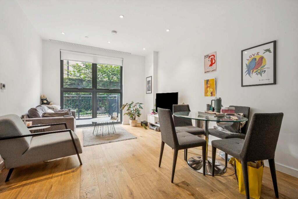 1 bed House (unspecified) for rent in London. From Arthur Samuel Estate Agents - Walton on Thames