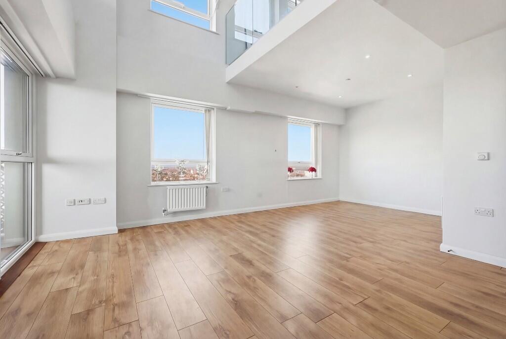 3 bed Penthouse for rent in London. From Arthur Samuel Estate Agents - Walton on Thames 3 bed Penthouse for rent in London. From Arthur Samuel Estate Agents - Walton on Thames