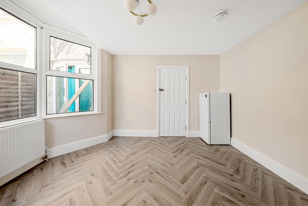 1 bed 1st Floor Flat for rent in Crayford. From Ashton Reeves - Kent
