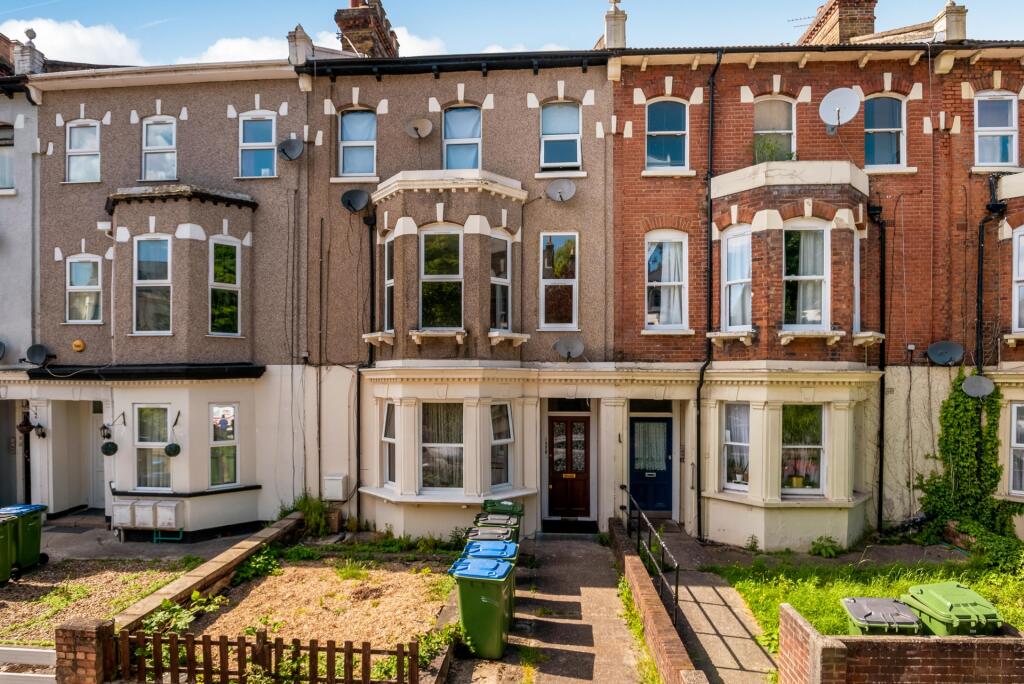 2 bed 1st Floor Flat for rent in Woolwich. From Ashton Reeves - Kent