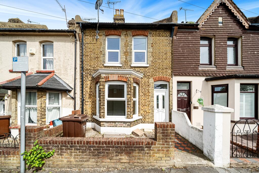 5 bed Detached for rent in Gillingham. From Ashton Reeves - Kent 5 bed Detached for rent in Gillingham. From Ashton Reeves - Kent
