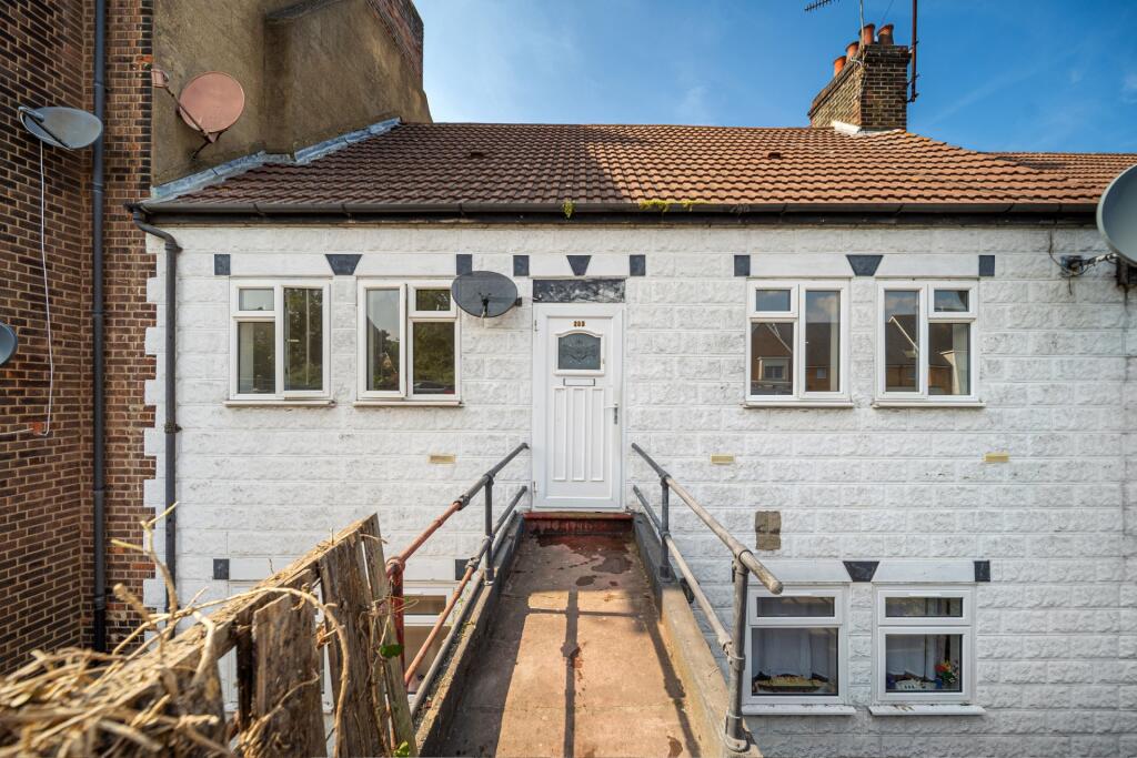 3 bed 1st Floor Flat for rent in Swanscombe. From Ashton Reeves - Kent 3 bed 1st Floor Flat for rent in Swanscombe. From Ashton Reeves - Kent