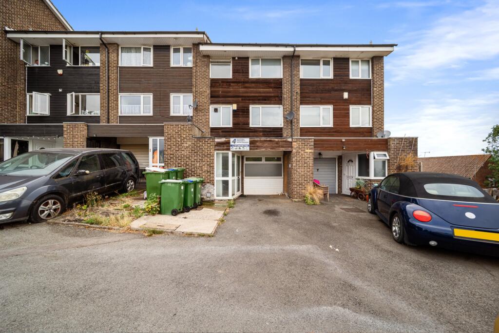 5 bed Detached for rent in Erith. From Ashton Reeves - Kent