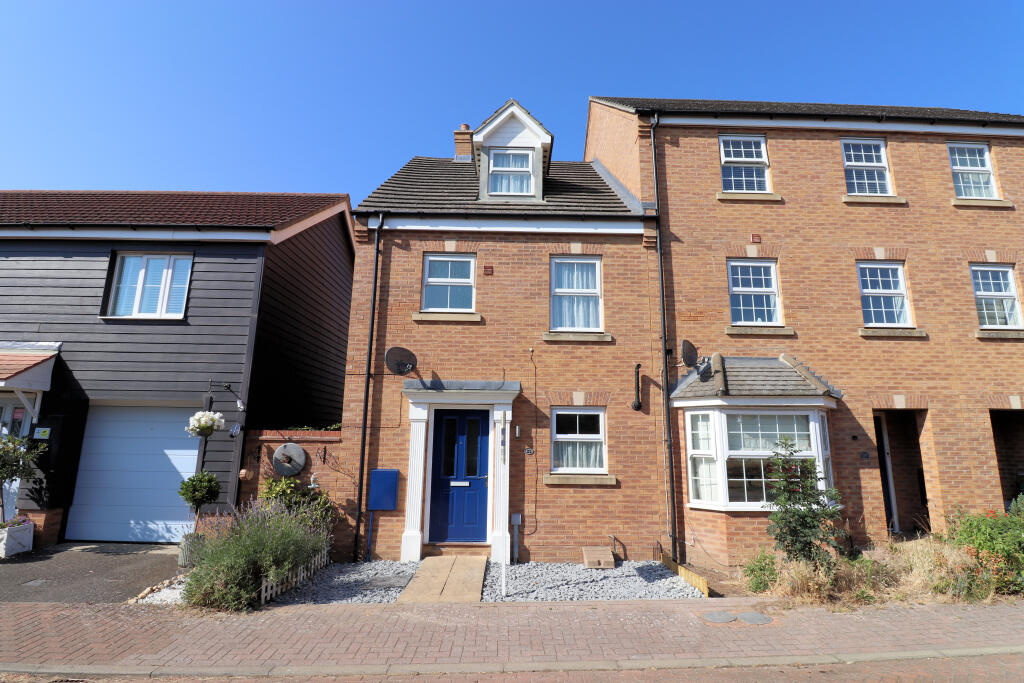 3 bed End of Terrace for rent in Downham Market. From Ashton Roberts - Downham Market 3 bed End of Terrace for rent in Downham Market. From Ashton Roberts - Downham Market