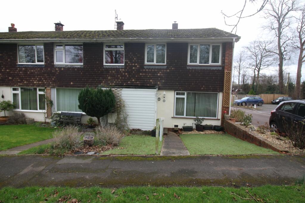 3 bed End Terraced House for rent in Andover. From Austin Hawk Estate Agents - Andover - Lettings