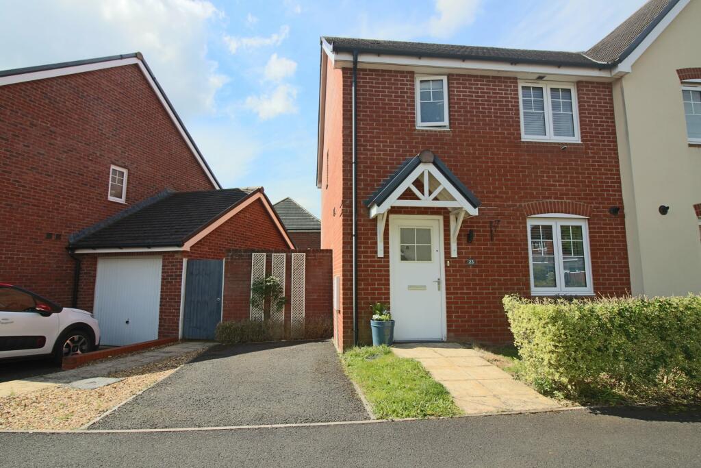 3 bed Semi-Detached House for rent in Enham Alamein. From Austin Hawk Estate Agents - Andover - Lettings