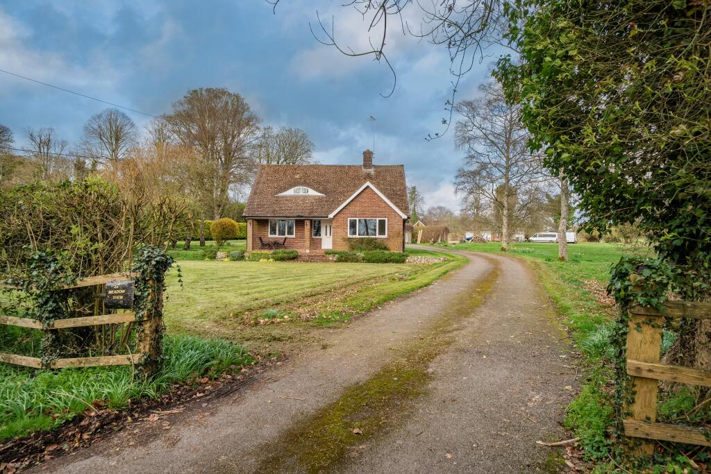 4 bed Chalet for rent in Andover Down. From Austin Hawk Estate Agents - Andover