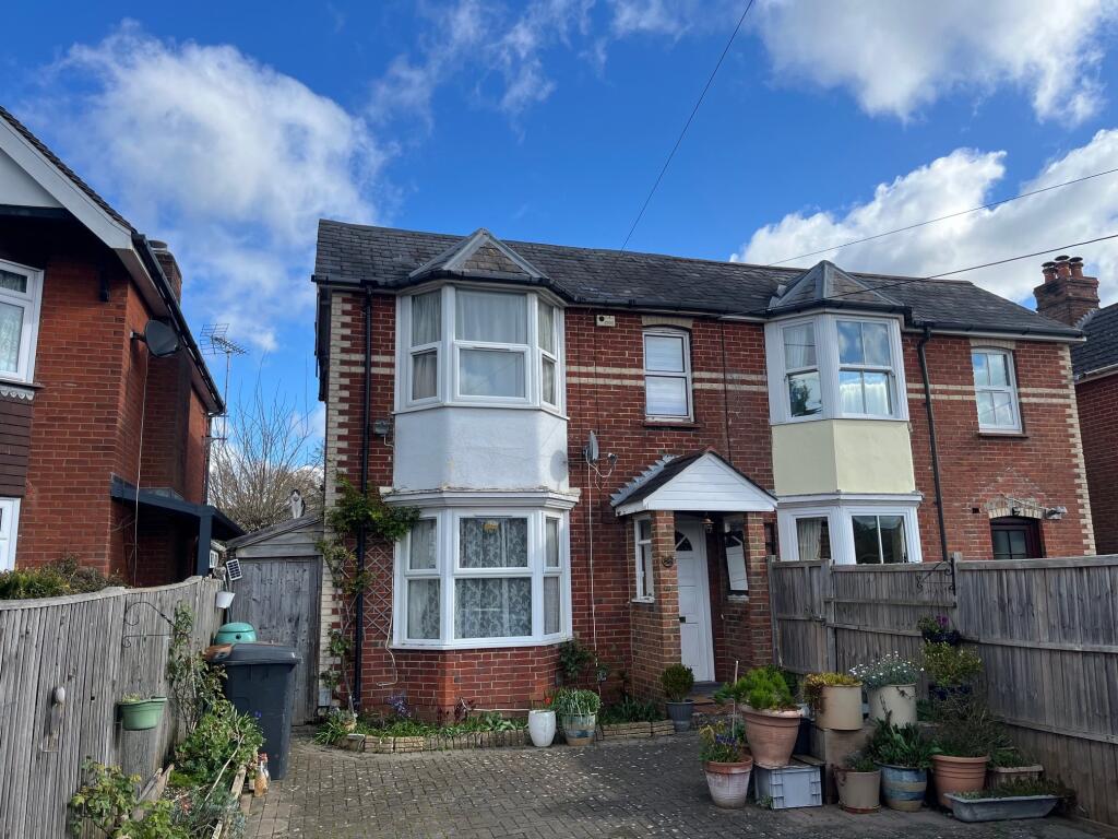 2 bed Semi Detached for rent in Charlton. From Austin Hawk Estate Agents - Andover