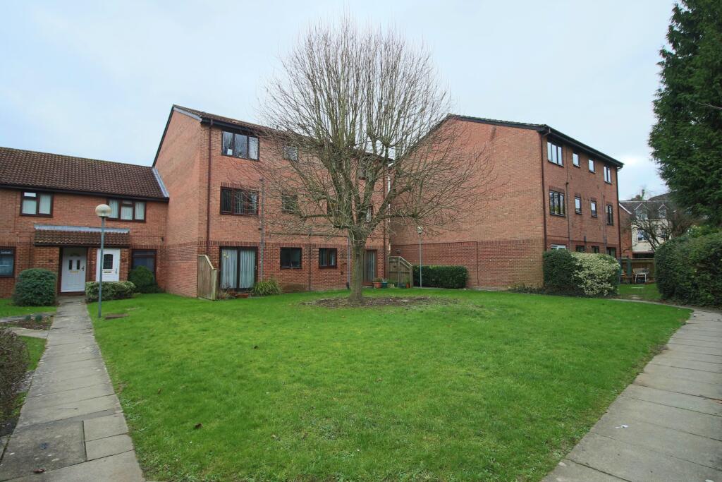 2 bed 1st Floor Flat for rent in Andover. From Austin Hawk Estate Agents - Andover