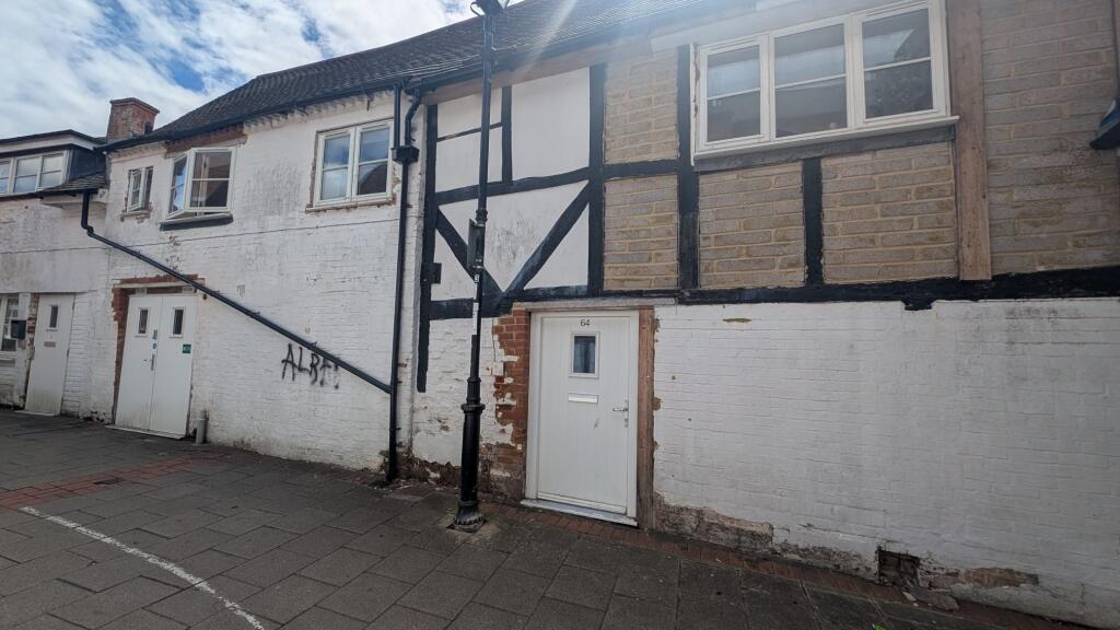 1 bed 1st Floor Flat for rent in Andover. From Austin Hawk Estate Agents - Andover 1 bed 1st Floor Flat for rent in Andover. From Austin Hawk Estate Agents - Andover