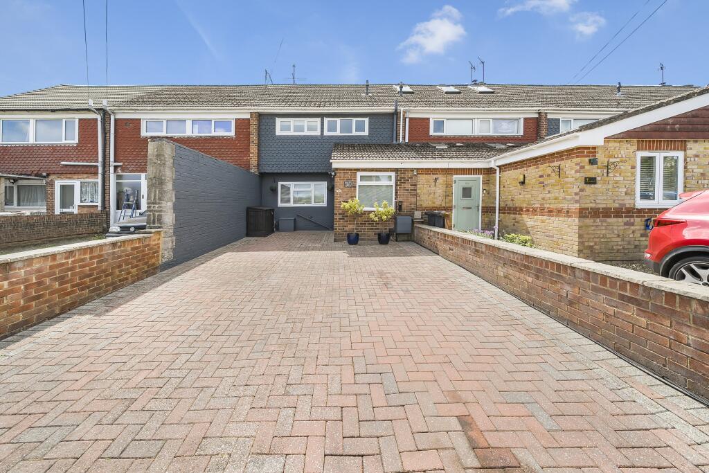 4 bed Mid Terraced House for rent in Charlton. From Austin Hawk Estate Agents - Andover 4 bed Mid Terraced House for rent in Charlton. From Austin Hawk Estate Agents - Andover