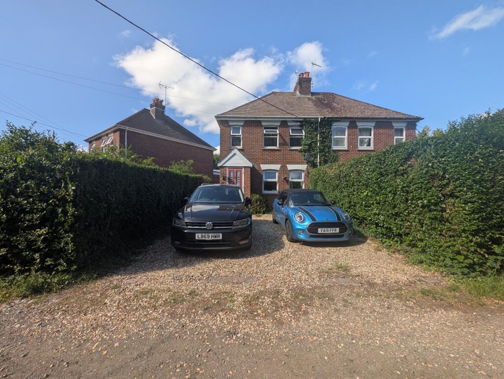 3 bed Semi Detached for rent in Charlton. From Austin Hawk Estate Agents - Andover 3 bed Semi Detached for rent in Charlton. From Austin Hawk Estate Agents - Andover