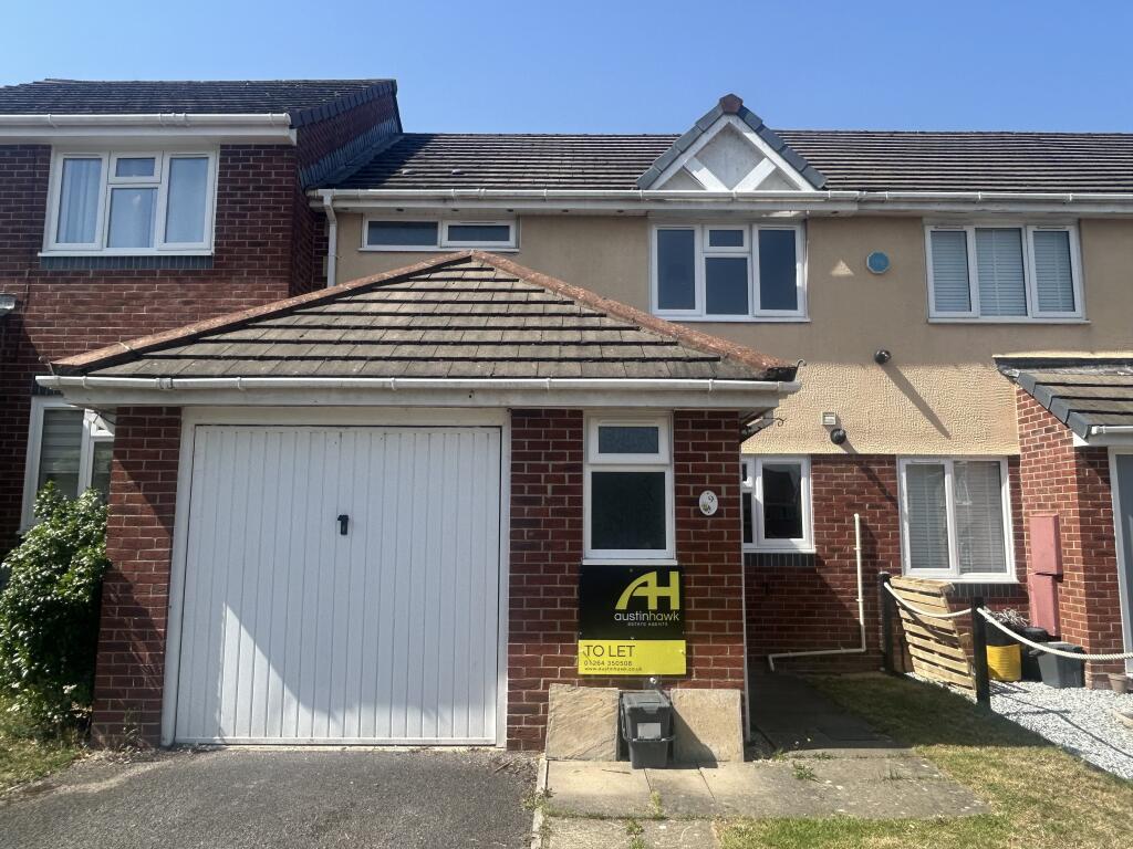 3 bed Detached for rent in Charlton. From Austin Hawk Estate Agents - Andover