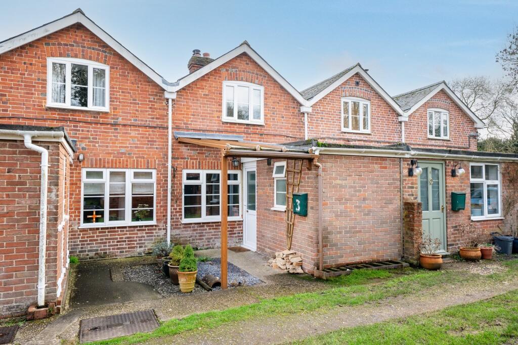 2 bed Cottage for rent in Middle Wallop. From Austin Hawk Estate Agents - Andover 2 bed Cottage for rent in Middle Wallop. From Austin Hawk Estate Agents - Andover